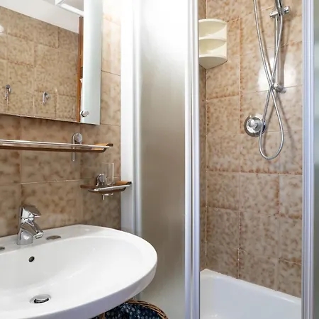 Maggio - Con Piscina Daire *